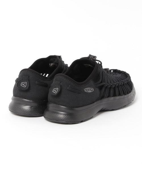 KEEN(キーン)の「【KEEN】UNEEK O2 / ユニーク オーツー スポーツサンダル スニーカーサンダル(スニーカー・メンズ・ブラック×ブラック・8/10/9/8h/9h)」の2枚目の写真