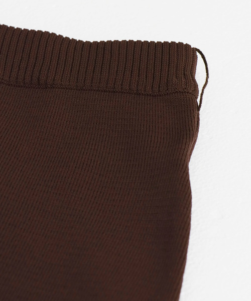 &g'aime（アンジェム）の「【＆g'aime】サイドスリットタイトニットスカート（スカート・レディース・ブラック/ブラウン/グレイッシュベージュ・FREE）」の11枚目の写真