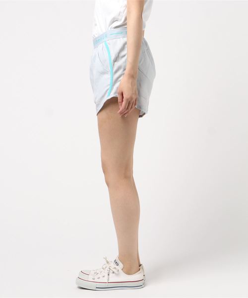 UNDER ARMOUR(アンダーアーマー)の「UAフライバイ エクスポーズ ショーツ(ランニング/ショートパンツ/WOMEN)(その他パンツ・レディース・ブラック×ホワイト/チャコールグレー×ブラック・LG/MD/SM/XL)」の3枚目の写真