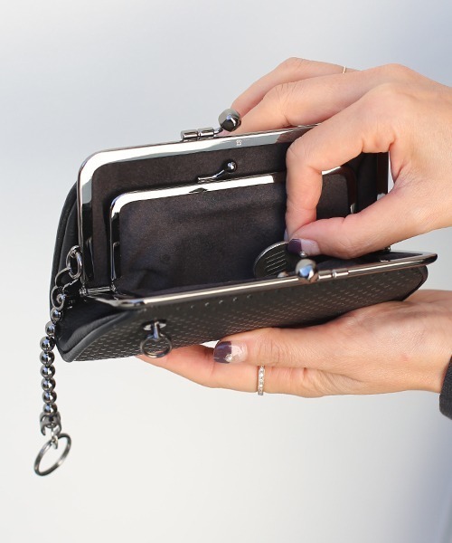 JAM HOME MADE（ジャムホームメイド）の「印伝/印傳屋 鹿革 レザー 親子 がま口 ミディアム ウォレット ドット柄 ブランド コラボ 二つ折り財布（財布・メンズ・ブラック・ONE SIZE）」の5枚目の写真