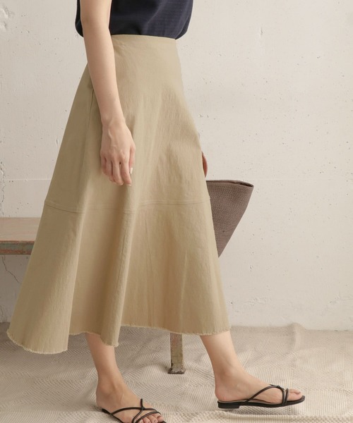 URBAN RESEARCH DOORS（アーバンリサーチドアーズ）の「ヘムカットオフスカート（スカート・レディース・ベージュ/アイボリー・38/36）」の3枚目の写真