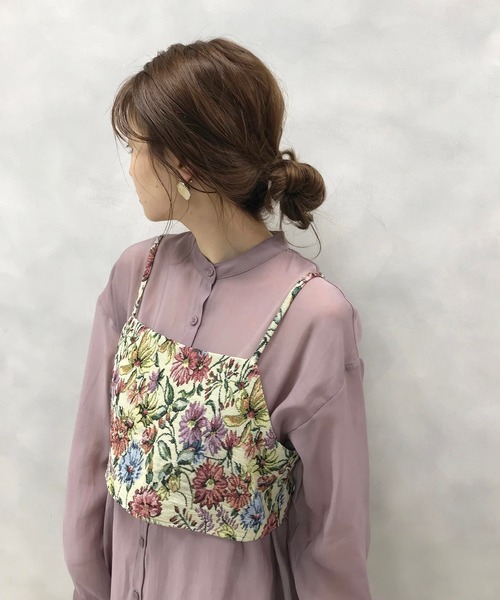 one after another NICE CLAUP（ワンアフターアナザーナイスクラップ）の「ゴブランビスチェセットシアーシャツ（シャツ/ブラウス・レディース・ベージュ/パープル/オフホワイト/モカ・FREE）」の5枚目の写真