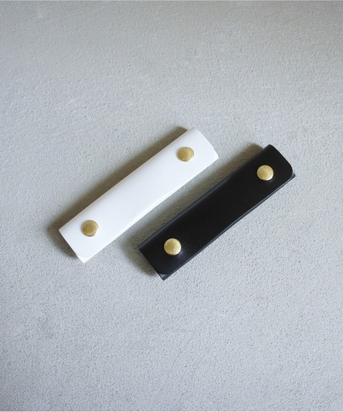 TIDEWAY（タイドウェイ）の「Ag+LEATHER BLACK&WHITE 抗菌バック ハンドルカバー（トートバッグ・メンズ・ホワイト/ブラック・FREE）」の3枚目の写真