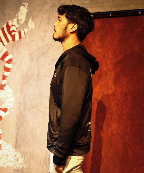 RATTLE TRAP（ラトルトラップ）の「【JUST PLAY】ラッシュガード ストレッチベア天竺パーカ（パーカー・メンズ・ブラック/ホワイト・LL/M/S/L）」の5枚目の写真