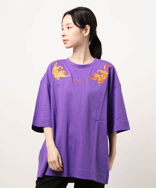 CONVERSE STARS（コンバーススターズ）の「トラ刺繍ユニセックスTシャツ（Tシャツ/カットソー・レディース・パープル/ホワイト/ブラック・FREE）」の17枚目の写真