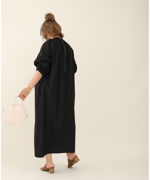 sakishimatokyo（サキシマトーキョー）の「【ZOZO限定】サキシマamp「ギャザーハイネックシャツワンピース」（ワンピース・レディース・ネイビー/ブラック・FREE）」の9枚目の写真