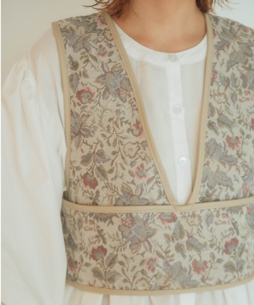 nemne store（ネンネストア）の「紅茶をたしなむジャガードビスチェ（ベスト・レディース・ホワイト/チャコールグレー/ライトグレー/オフホワイト・フリー）」の15枚目の写真