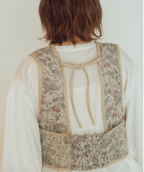 nemne store（ネンネストア）の「紅茶をたしなむジャガードビスチェ（ベスト・レディース・ホワイト/チャコールグレー/ライトグレー/オフホワイト・フリー）」の18枚目の写真