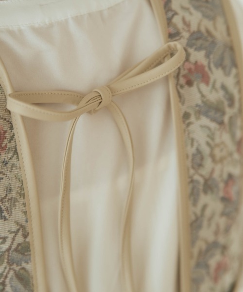 nemne store（ネンネストア）の「紅茶をたしなむジャガードビスチェ（ベスト・レディース・ホワイト/チャコールグレー/ライトグレー/オフホワイト・フリー）」の19枚目の写真