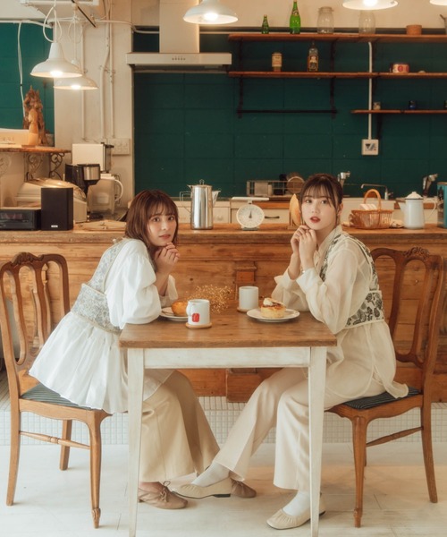 nemne store（ネンネストア）の「紅茶をたしなむジャガードビスチェ（ベスト・レディース・ホワイト/チャコールグレー/ライトグレー/オフホワイト・フリー）」の6枚目の写真