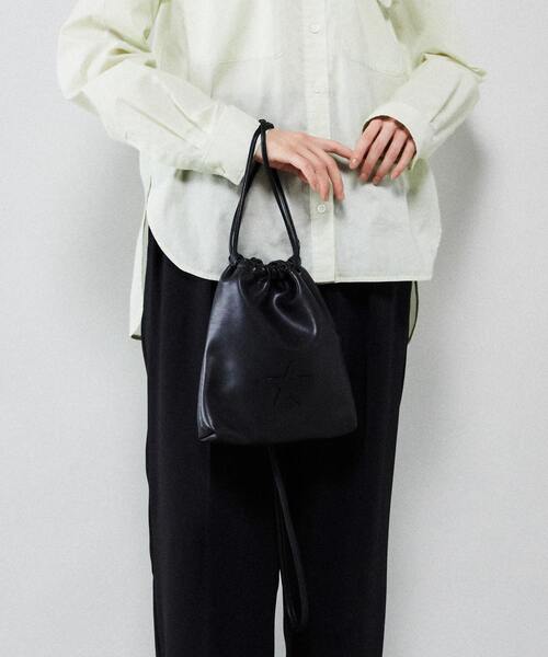 CONVERSE TOKYO（コンバーストウキョウ）の「ヴィーガンレザー巾着ショルダーバッグ（ショルダーバッグ・レディース・ブラック/イエロー/ホワイト・FREE）」の3枚目の写真