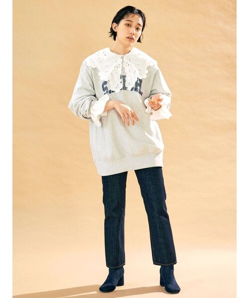 Ungrid(アングリッド)の「ビッグシルエットロゴスウェット ( トレーナー / カレッジロゴ )(スウェット・レディース・ライトグレー/ネイビー/イエロー・FREE)」の9枚目の写真