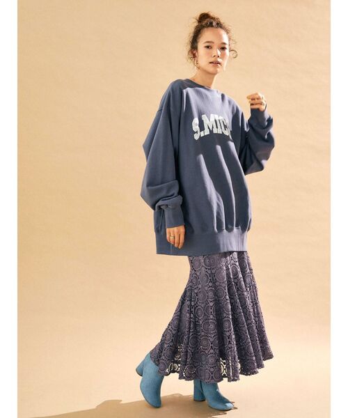 Ungrid(アングリッド)の「ビッグシルエットロゴスウェット ( トレーナー / カレッジロゴ )(スウェット・レディース・ライトグレー/ネイビー/イエロー・FREE)」の18枚目の写真