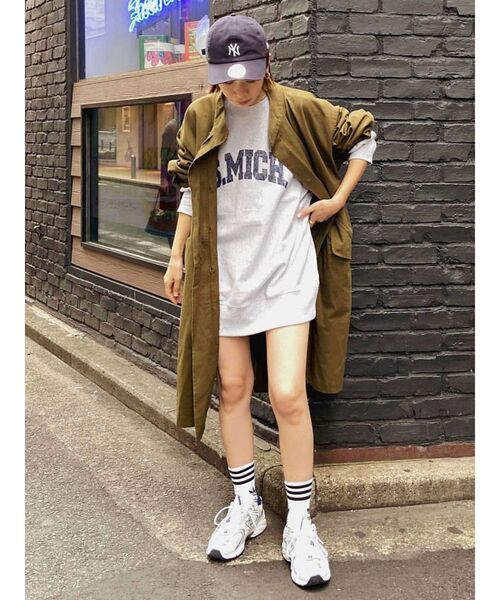 Ungrid(アングリッド)の「ビッグシルエットロゴスウェット ( トレーナー / カレッジロゴ )(スウェット・レディース・ライトグレー/ネイビー/イエロー・FREE)」の10枚目の写真