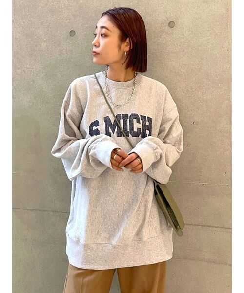 Ungrid(アングリッド)の「ビッグシルエットロゴスウェット ( トレーナー / カレッジロゴ )(スウェット・レディース・ライトグレー/ネイビー/イエロー・FREE)」の6枚目の写真