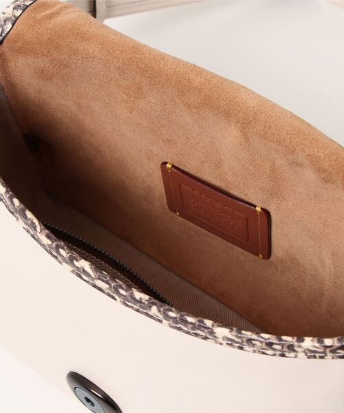 COACH（コーチ）の「ソフト タビー ショルダー バッグ ウィズ スネーク