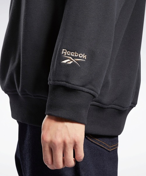 Reebok(リーボック)の「クラシックス キャンピング フーデッド スウェットシャツ / Classics Camping Hooded Sweatshirt(パーカー・メンズ・ブラック×ブラック/ヘザーグレー・SMALL/MEDIUM/LARGE/X-LARGE/XX-LARGE/X-SMALL/XXX-LARGE)」の5枚目の写真