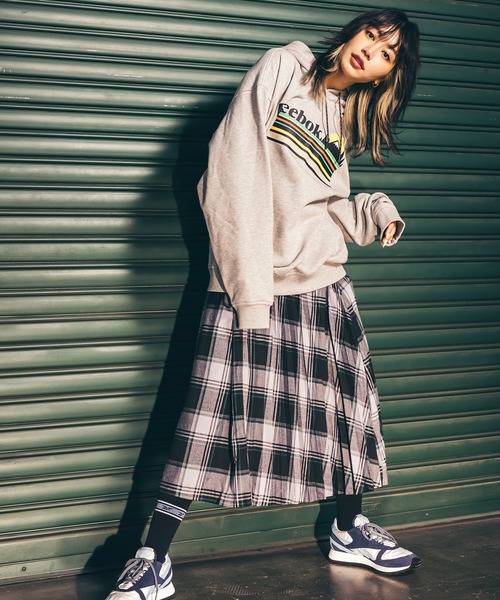 Reebok(リーボック)の「クラシックス キャンピング フーデッド スウェットシャツ / Classics Camping Hooded Sweatshirt(パーカー・メンズ・ブラック×ブラック/ヘザーグレー・SMALL/MEDIUM/LARGE/X-LARGE/XX-LARGE/X-SMALL/XXX-LARGE)」の16枚目の写真