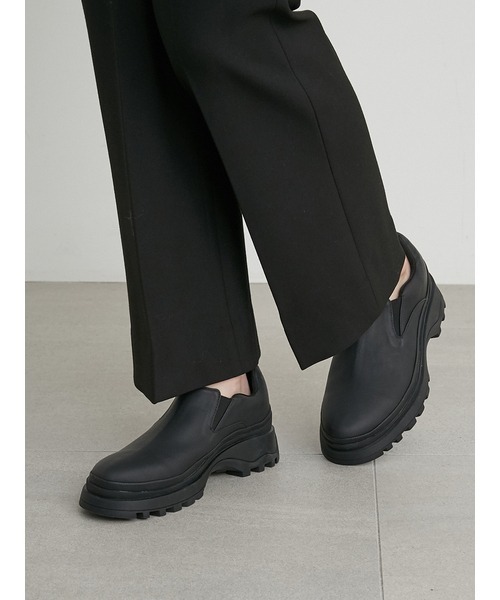 emmi(エミ)の「【emmi original】emmi Slip-On(スリッポン・レディース・ブラック・22.5cm/23cm/23.5cm/24cm/24.5cm)」の4枚目の写真