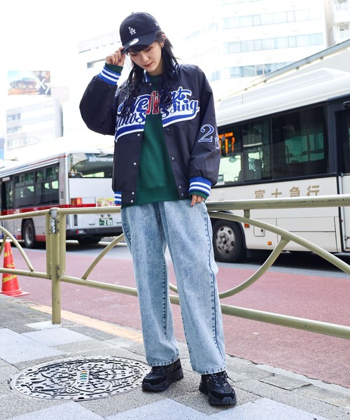 SPINNS(スピンズ)の「WENT刺繍ロゴナイロンスタジャン(スタジャン・レディース・グリーン/ブラック/アイボリー・ONESIZE)」の14枚目の写真