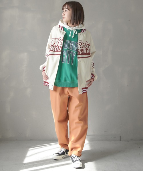 SPINNS(スピンズ)の「WENT刺繍ロゴナイロンスタジャン(スタジャン・レディース・グリーン/ブラック/アイボリー・ONESIZE)」の16枚目の写真