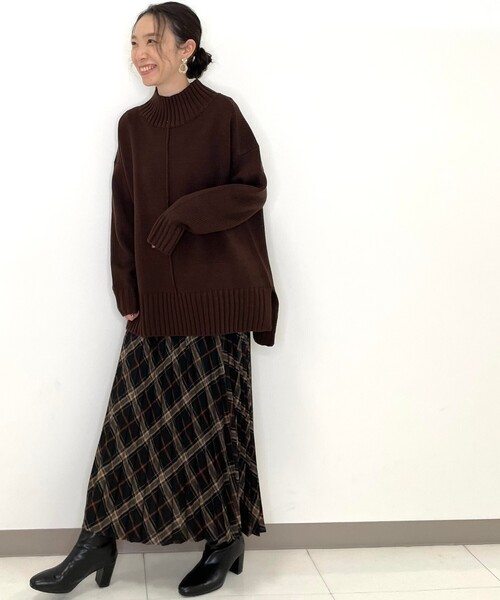 DRESKIP（ドレスキップ）の「◆センターシームゆるタートルニット（ニット/セーター・レディース・ブラック/ダークブラウン/グリーン/ライトベージュ・02/03）」の16枚目の写真