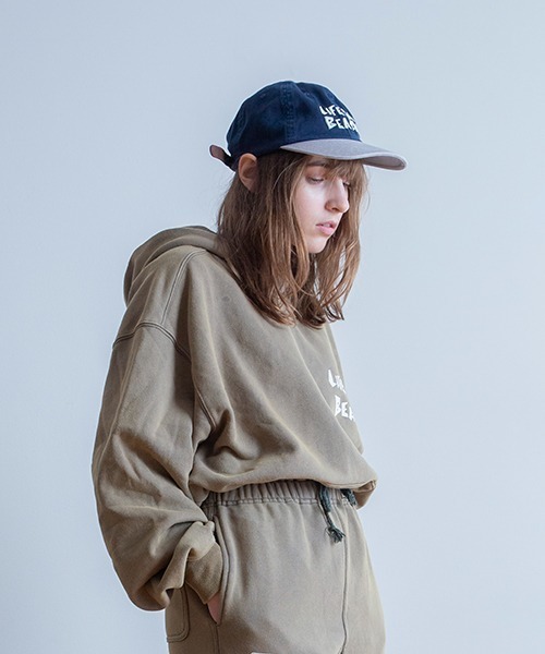 LIFE'S A BEACH(ライフズアビーチ)の「Universal Style Wear × Life's a Beach / ライフズアビーチ コラボ パーカー(パーカー・メンズ・ブラック/ブラウン/オフホワイト/グレー・MEDIUM/LARGE/X-LARGE)」の5枚目の写真