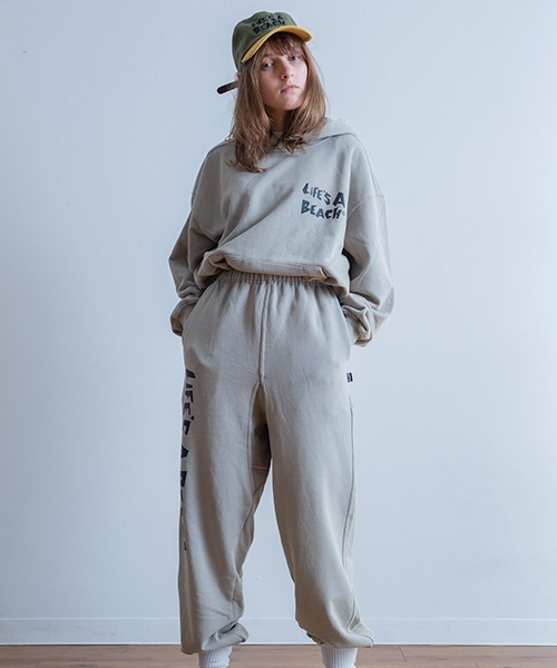 LIFE'S A BEACH(ライフズアビーチ)の「Universal Style Wear × Life's a Beach / ライフズアビーチ コラボ パーカー(パーカー・メンズ・ブラック/ブラウン/オフホワイト/グレー・MEDIUM/LARGE/X-LARGE)」の10枚目の写真