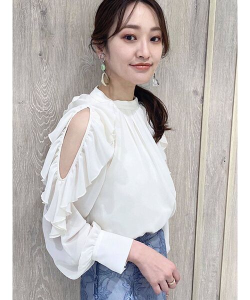 MERCURYDUO(マーキュリーデュオ)の「2WAYオープンショルダーラッフルニット(ニット/セーター・レディース・ブラック/パープル/レッド/オフホワイト・FREE)」の12枚目の写真