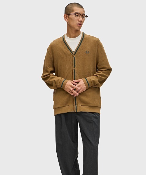 FRED PERRY（フレッドペリー）の「Tipped Pique Texture Cardigan／ピケテクスチャーカーディガン（カーディガン/ボレロ・レディース・ブラック/ネイビー/グレー/ブラック系その他/ネイビー系1/モスグリーン/ブラック系その他2/ブラウン/ブラック系その他3・M/S/L）」の21枚目の写真