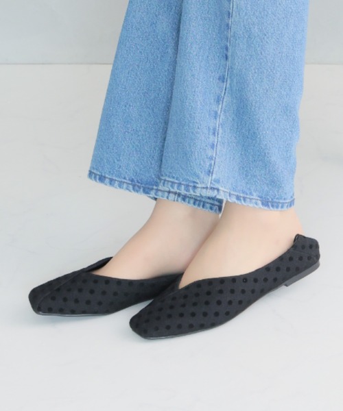 VIVIAN(ヴィヴィアン)の「ましゅまろクッション かかとを踏める スクエアトゥ切り替えデザインバブーシュ(パンプス・レディース・ブラック/アイボリー/グレー系その他7/ゼブラ/グリーン/ダークブラウン/イエロー/シルバー/D/ゴールド/E/プラチナム/ブラック系その他3/グレー系その他6/シルバー×キュービック/ゴールド系その他/ピンク/ゴールド系その他2/ナチュラル/クリアブラック/ベージュ系その他7/レオパード/ダークラベンダー/その他3・LL/S/M/L/XL/SS)」の20枚目の写真