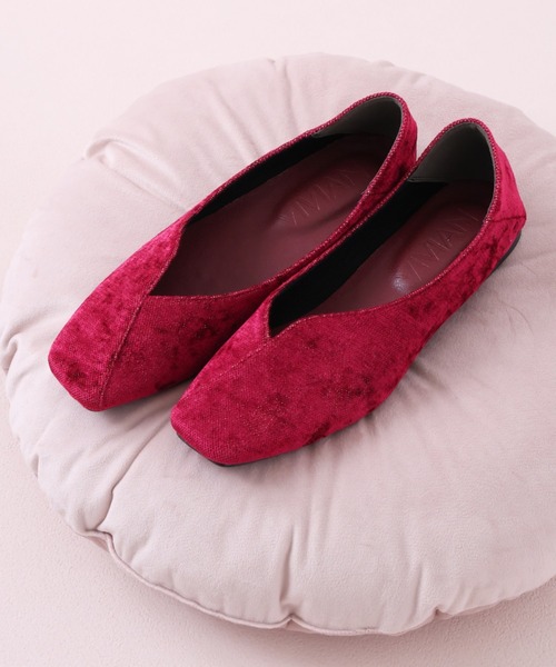 VIVIAN(ヴィヴィアン)の「ましゅまろクッション かかとを踏める スクエアトゥ切り替えデザインバブーシュ(パンプス・レディース・ブラック/アイボリー/グレー系その他7/ゼブラ/グリーン/ダークブラウン/イエロー/シルバー/D/ゴールド/E/プラチナム/ブラック系その他3/グレー系その他6/シルバー×キュービック/ゴールド系その他/ピンク/ゴールド系その他2/ナチュラル/クリアブラック/ベージュ系その他7/レオパード/ダークラベンダー/その他3・LL/S/M/L/XL/SS)」の11枚目の写真