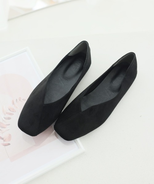 VIVIAN(ヴィヴィアン)の「ましゅまろクッション かかとを踏める スクエアトゥ切り替えデザインバブーシュ(パンプス・レディース・ブラック/アイボリー/グレー系その他7/ゼブラ/グリーン/ダークブラウン/イエロー/シルバー/D/ゴールド/E/プラチナム/ブラック系その他3/グレー系その他6/シルバー×キュービック/ゴールド系その他/ピンク/ゴールド系その他2/ナチュラル/クリアブラック/ベージュ系その他7/レオパード/ダークラベンダー/その他3・LL/S/M/L/XL/SS)」の4枚目の写真