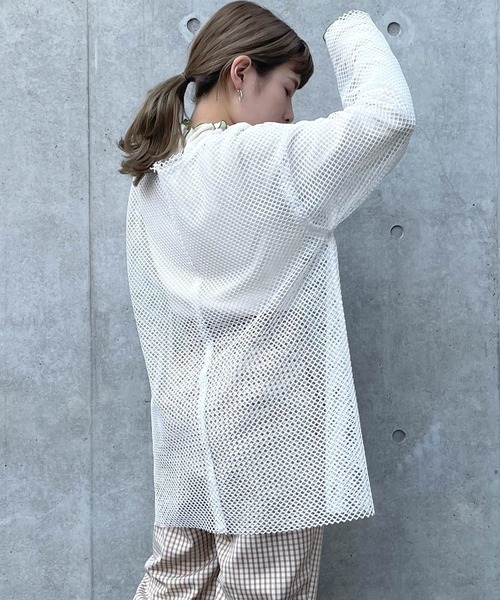 w closet(ダブルクローゼット)の「メッシュクルーネックカーデ(その他トップス・レディース・オフホワイト/アイボリー・FREE)」の4枚目の写真