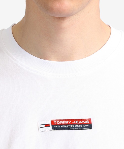 tommy jeans（トミー ジーンズ）の「ロゴバッジTシャツ（Tシャツ/カットソー・メンズ・ホワイト/ネイビー/グレー/レッド・SMALL/MEDIUM/LARGE/X-LARGE/XX-LARGE）」の10枚目の写真