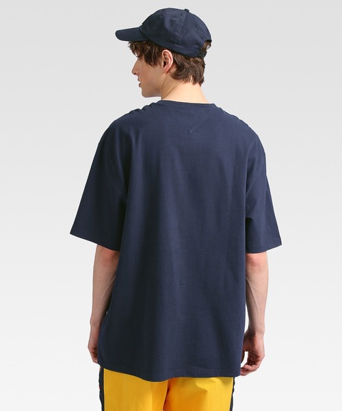tommy jeans（トミー ジーンズ）の「ロゴバッジTシャツ（Tシャツ/カットソー・メンズ・ホワイト/ネイビー/グレー/レッド・SMALL/MEDIUM/LARGE/X-LARGE/XX-LARGE）」の12枚目の写真