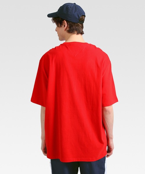 tommy jeans（トミー ジーンズ）の「ロゴバッジTシャツ（Tシャツ/カットソー・メンズ・ホワイト/ネイビー/グレー/レッド・SMALL/MEDIUM/LARGE/X-LARGE/XX-LARGE）」の11枚目の写真