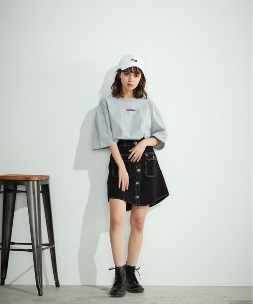 tommy jeans（トミー ジーンズ）の「ロゴバッジTシャツ（Tシャツ/カットソー・メンズ・ホワイト/ネイビー/グレー/レッド・SMALL/MEDIUM/LARGE/X-LARGE/XX-LARGE）」の14枚目の写真
