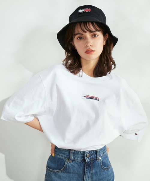tommy jeans（トミー ジーンズ）の「ロゴバッジTシャツ（Tシャツ/カットソー・メンズ・ホワイト/ネイビー/グレー/レッド・SMALL/MEDIUM/LARGE/X-LARGE/XX-LARGE）」の20枚目の写真