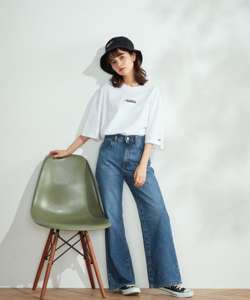 tommy jeans（トミー ジーンズ）の「ロゴバッジTシャツ（Tシャツ/カットソー・メンズ・ホワイト/ネイビー/グレー/レッド・SMALL/MEDIUM/LARGE/X-LARGE/XX-LARGE）」の21枚目の写真
