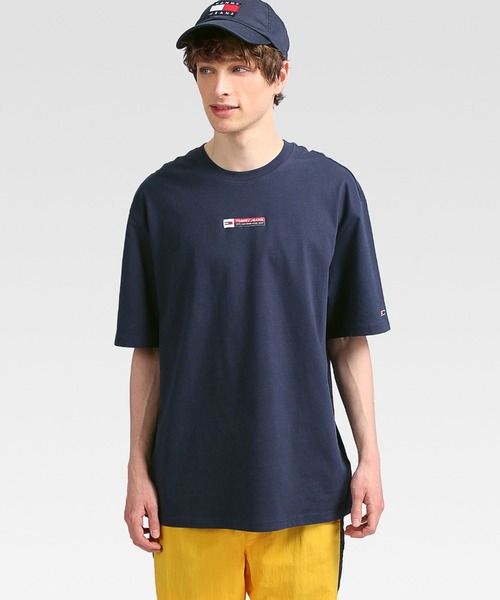 tommy jeans（トミー ジーンズ）の「ロゴバッジTシャツ（Tシャツ/カットソー・メンズ・ホワイト/ネイビー/グレー/レッド・SMALL/MEDIUM/LARGE/X-LARGE/XX-LARGE）」の18枚目の写真