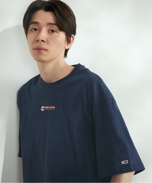 tommy jeans（トミー ジーンズ）の「ロゴバッジTシャツ（Tシャツ/カットソー・メンズ・ホワイト/ネイビー/グレー/レッド・SMALL/MEDIUM/LARGE/X-LARGE/XX-LARGE）」の13枚目の写真