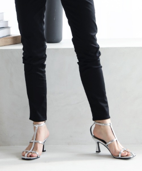 VIVIAN（ヴィヴィアン）の「スクエアトゥ華奢Ｔストラップサンダル（サンダル・レディース・ブラック/グリーン/アイボリー/キャメル/オリーブ×ブラック/ブルー/シルバー・LL/S/M/L）」の12枚目の写真