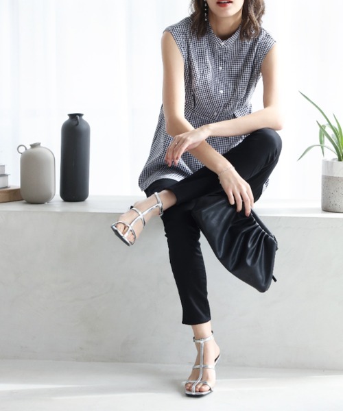 VIVIAN（ヴィヴィアン）の「スクエアトゥ華奢Ｔストラップサンダル（サンダル・レディース・ブラック/グリーン/アイボリー/キャメル/オリーブ×ブラック/ブルー/シルバー・LL/S/M/L）」の21枚目の写真