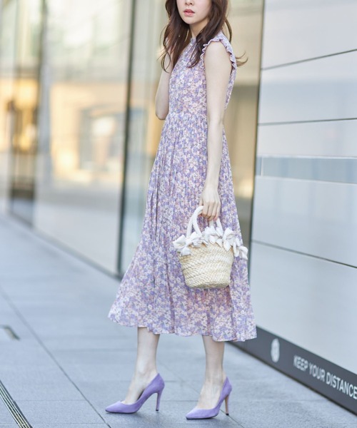 tocco closet（トッコ　クローゼット）の「フロントパール付きフラワープリントシフォンプリーツワンピース（ワンピース・レディース・レモンイエロー/ピンク・M）」の16枚目の写真