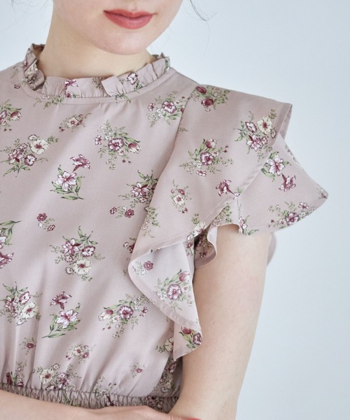 tocco closet（トッコ クローゼット）の「プチフリルネック