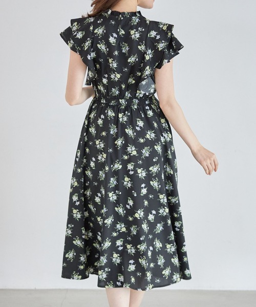 ☆SaturdayClub フローラルプリントラッフルヘムワンピース フローラルプリントラッフルヘムシフトワンピース