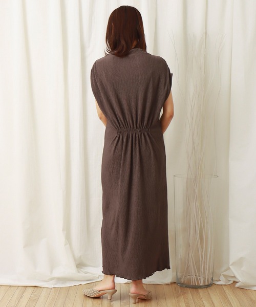 libelle more（リベル モア）の「楊柳プリーツスムース　プチハイネックワンピース（ワンピース・レディース・ブラック/ブラウン/ライトカーキ/グレイッシュベージュ・M/L）」の10枚目の写真