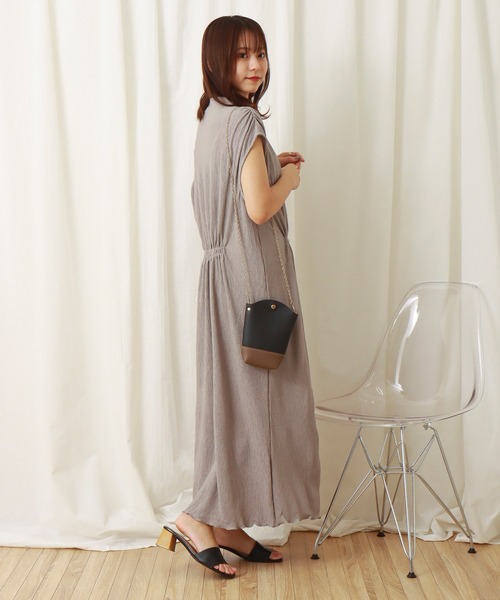 libelle more（リベル モア）の「楊柳プリーツスムース　プチハイネックワンピース（ワンピース・レディース・ブラック/ブラウン/ライトカーキ/グレイッシュベージュ・M/L）」の20枚目の写真