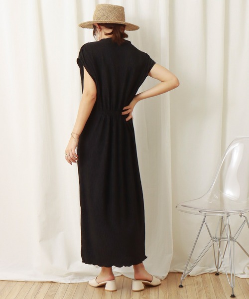 libelle more（リベル モア）の「楊柳プリーツスムース　プチハイネックワンピース（ワンピース・レディース・ブラック/ブラウン/ライトカーキ/グレイッシュベージュ・M/L）」の6枚目の写真